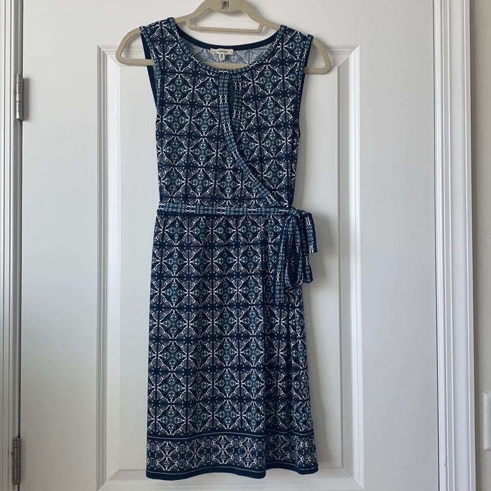 Max Studio | Keyhole Sleeveless Dress
